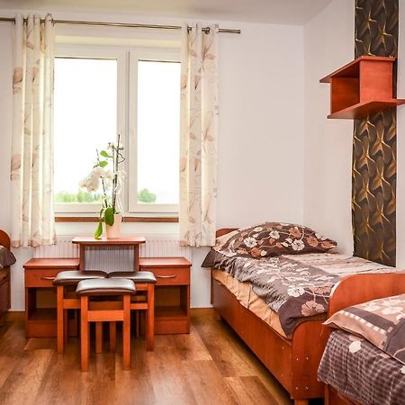 Osrodek Wczasowo-Kolonijny Bazylak Rewal Bed and Breakfast Exterior foto