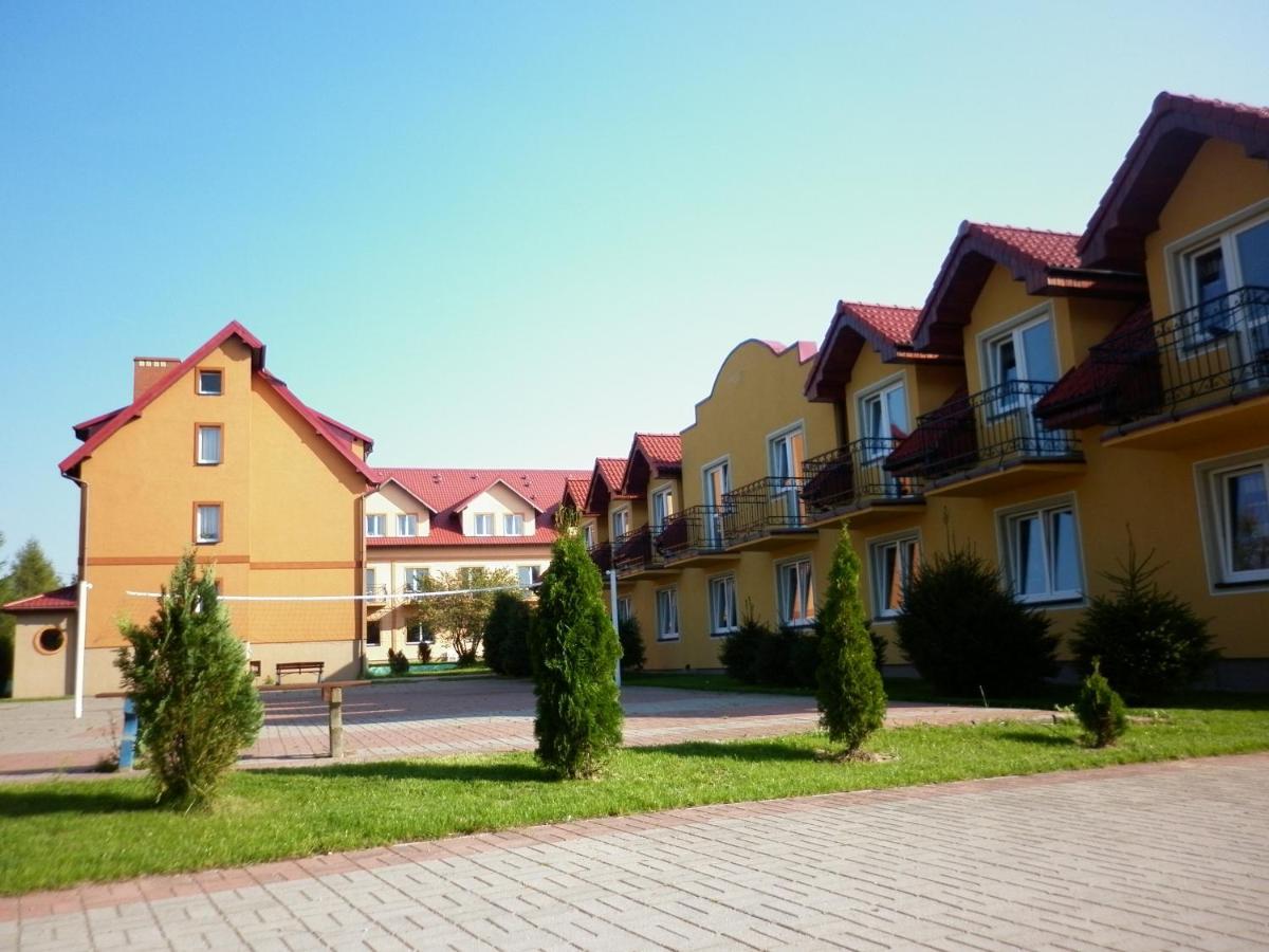 Osrodek Wczasowo-Kolonijny Bazylak Rewal Bed and Breakfast Exterior foto
