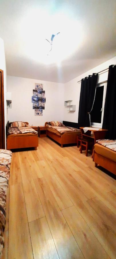 Osrodek Wczasowo-Kolonijny Bazylak Rewal Bed and Breakfast Exterior foto